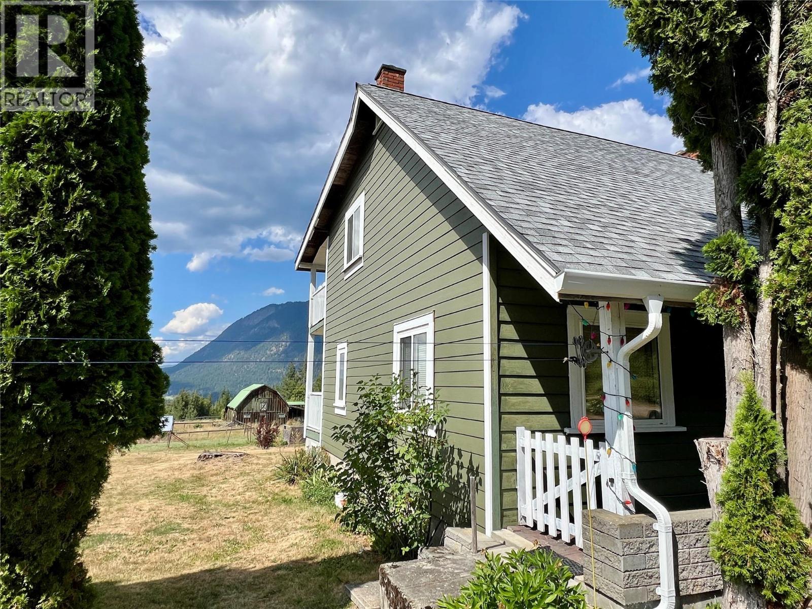 6350 Lakeshore Drive Ne, Salmon Arm, British Columbia  V1E 4N1 - Photo 10 - 10396361