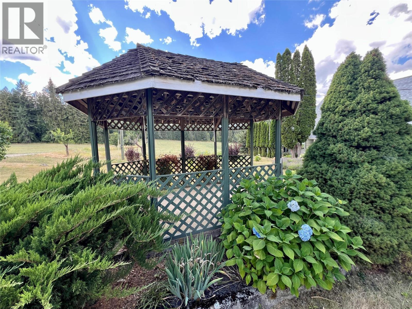 6350 Lakeshore Drive Ne, Salmon Arm, British Columbia  V1E 4N1 - Photo 11 - 10396361