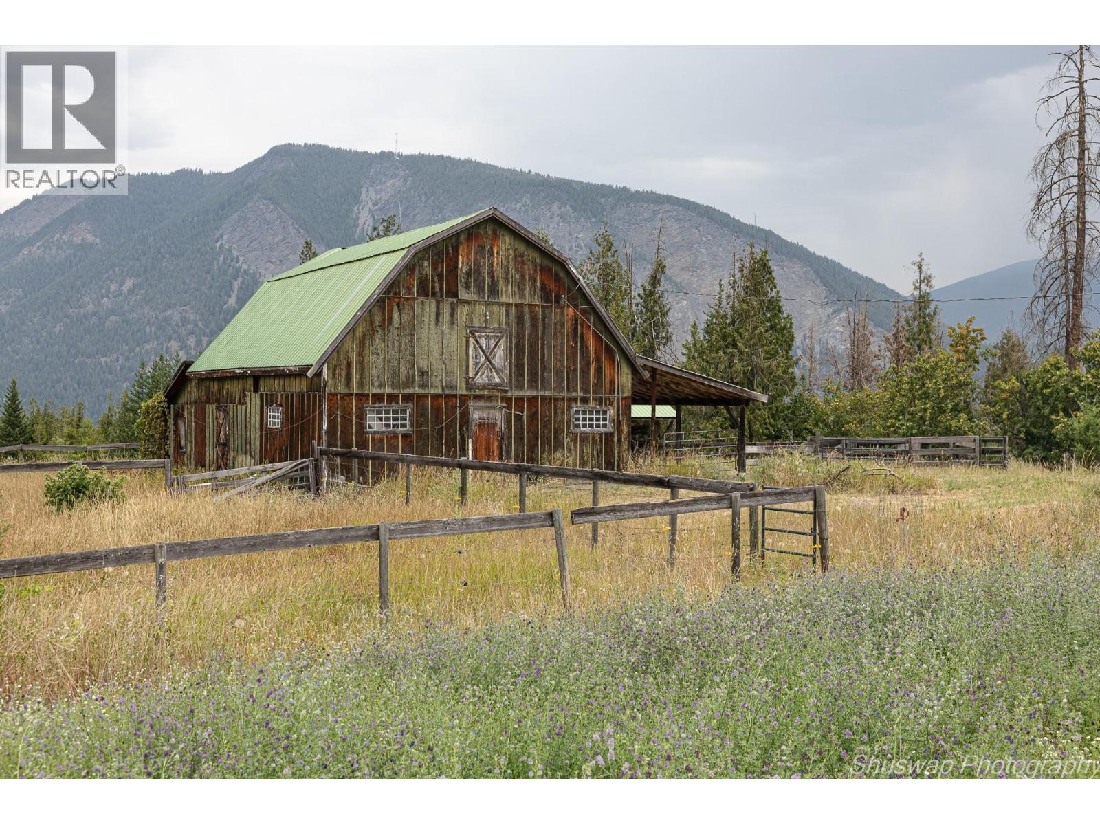 6350 Lakeshore Drive Ne, Salmon Arm, British Columbia  V1E 4N1 - Photo 14 - 10396361