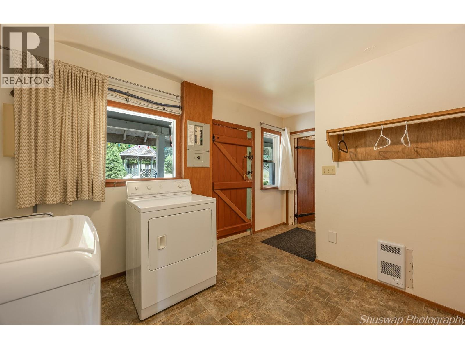 6350 Lakeshore Drive Ne, Salmon Arm, British Columbia  V1E 4N1 - Photo 26 - 10396361