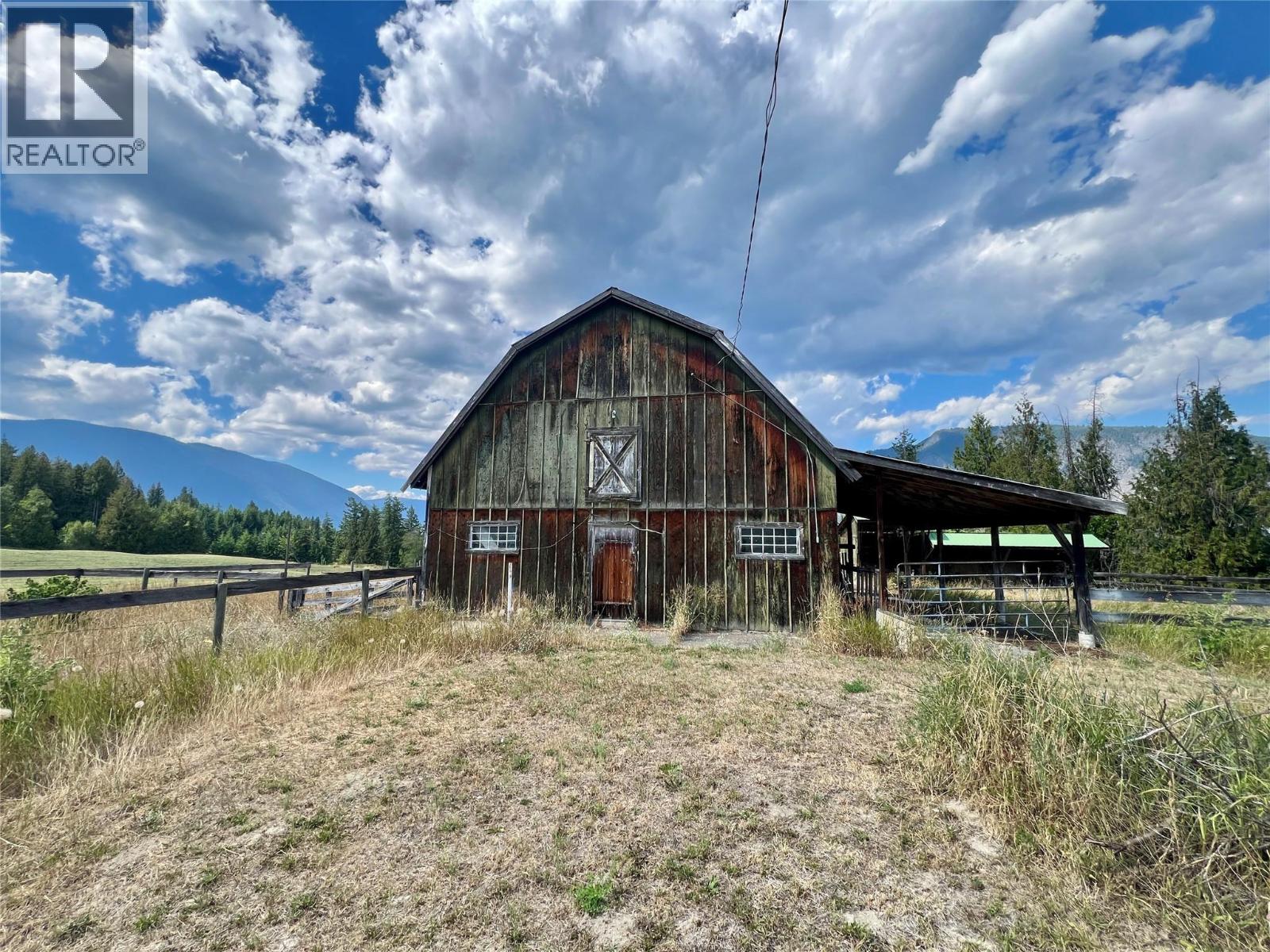 6350 Lakeshore Drive Ne, Salmon Arm, British Columbia  V1E 4N1 - Photo 47 - 10396361