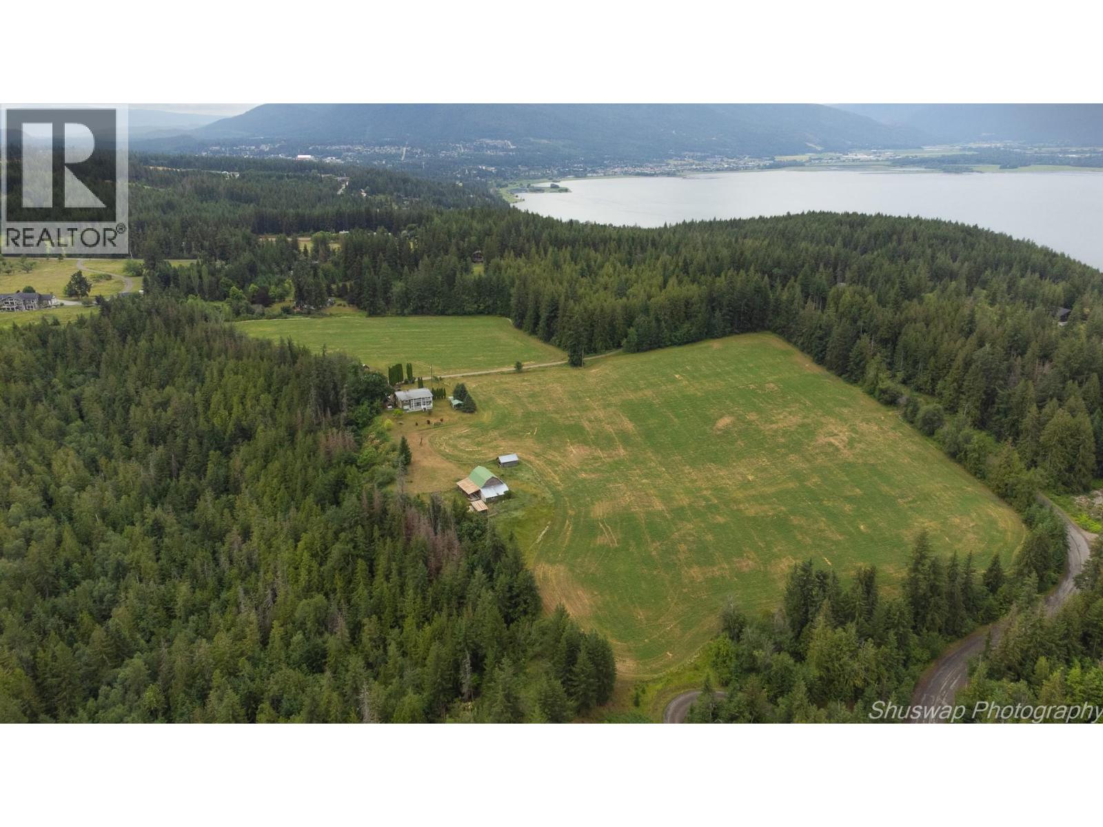 6350 Lakeshore Drive Ne, Salmon Arm, British Columbia  V1E 4N1 - Photo 5 - 10396361
