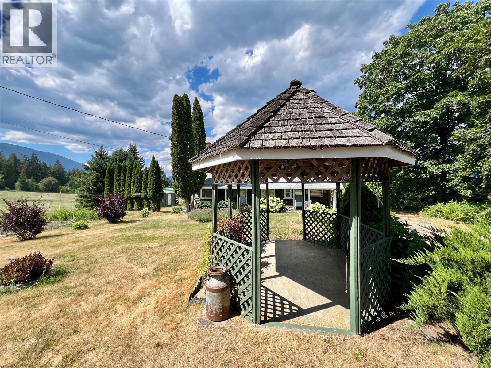 6350 Lakeshore Drive Ne, Salmon Arm, British Columbia  V1E 4N1 - Photo 59 - 10396361