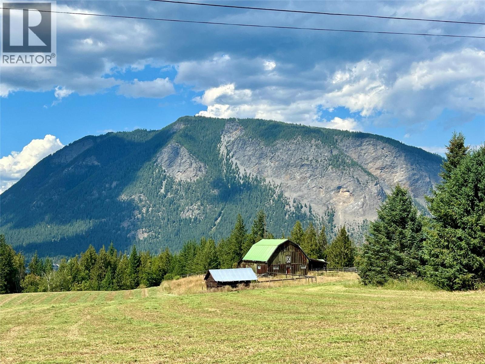 6350 Lakeshore Drive Ne, Salmon Arm, British Columbia  V1E 4N1 - Photo 7 - 10396361