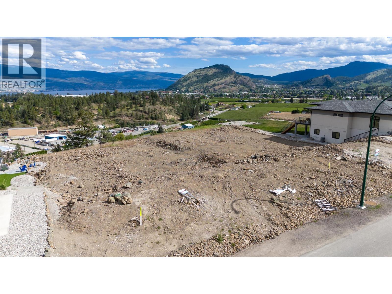 17555 Sanborn Street, Summerland, British Columbia  V0H 1Z6 - Photo 2 - 10395171