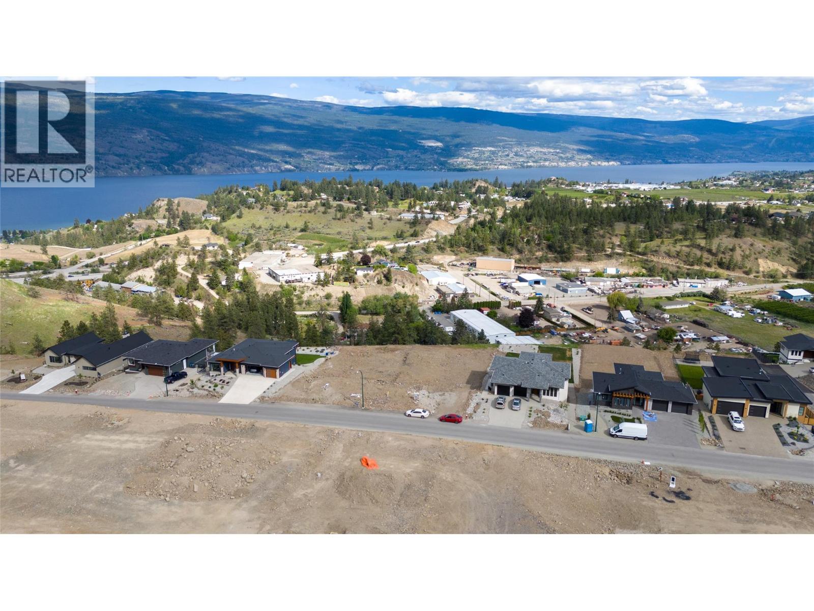 17555 Sanborn Street, Summerland, British Columbia  V0H 1Z6 - Photo 3 - 10395171