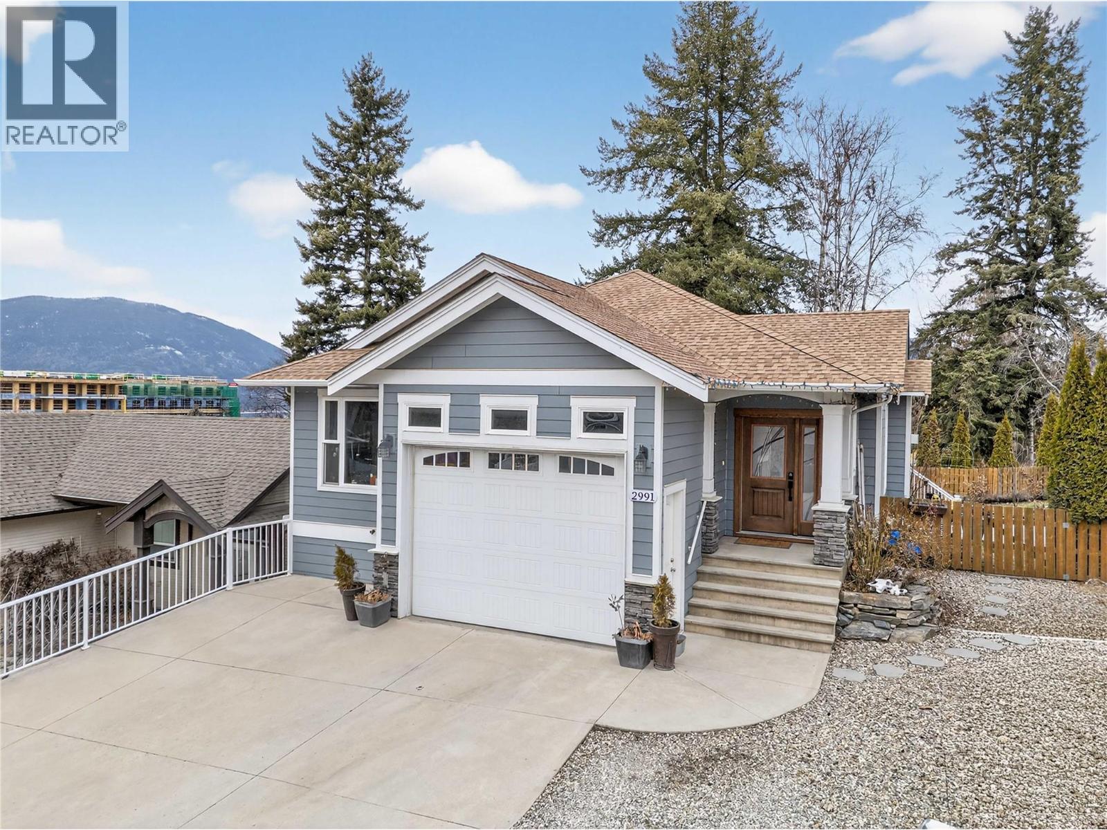 2991 7 Avenue Ne, Salmon Arm, British Columbia  V1E 2S7 - Photo 2 - 10396397
