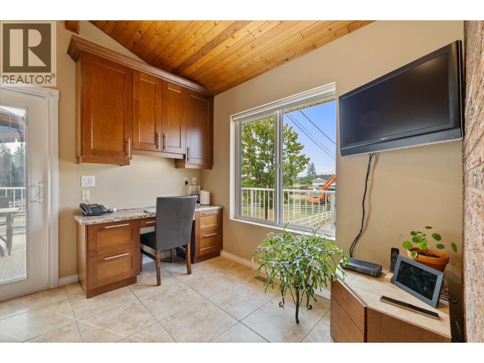 535 Curtis Road, Kelowna, British Columbia  V1V 2G6 - Photo 23 - 10396302