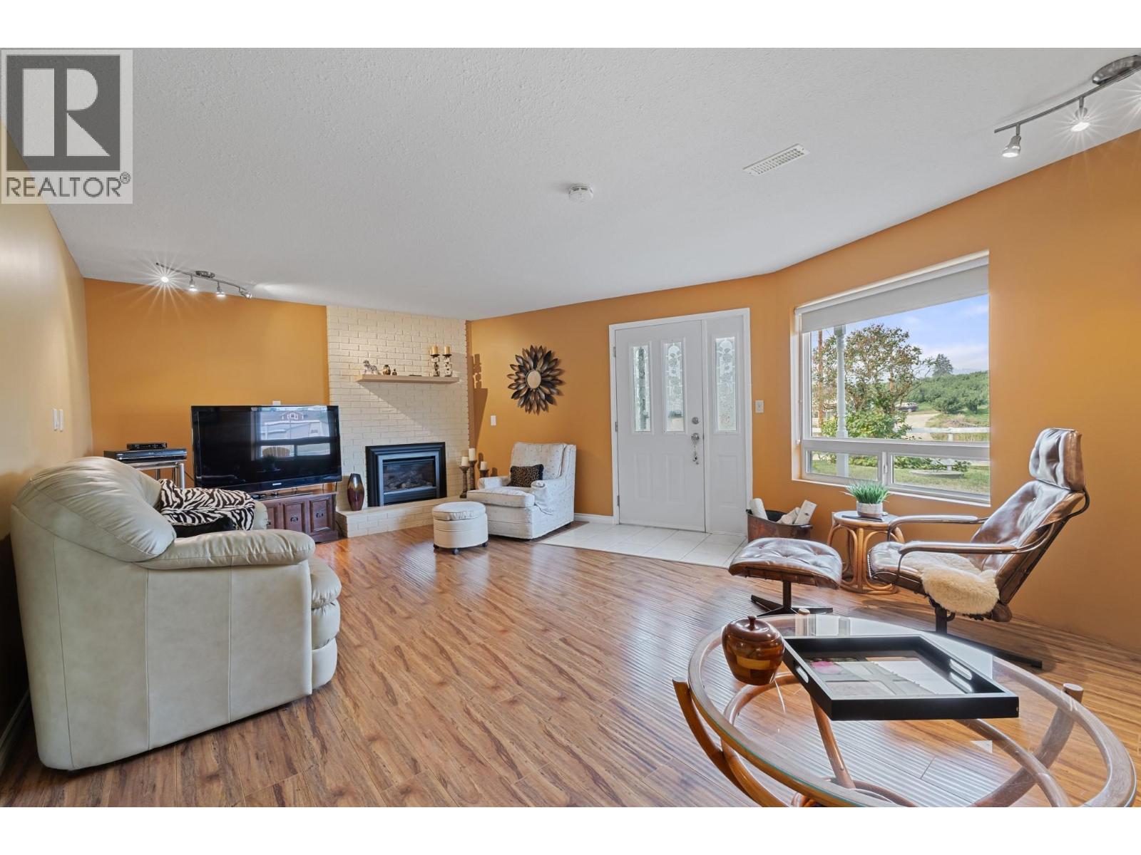 535 Curtis Road, Kelowna, British Columbia  V1V 2G6 - Photo 3 - 10396302