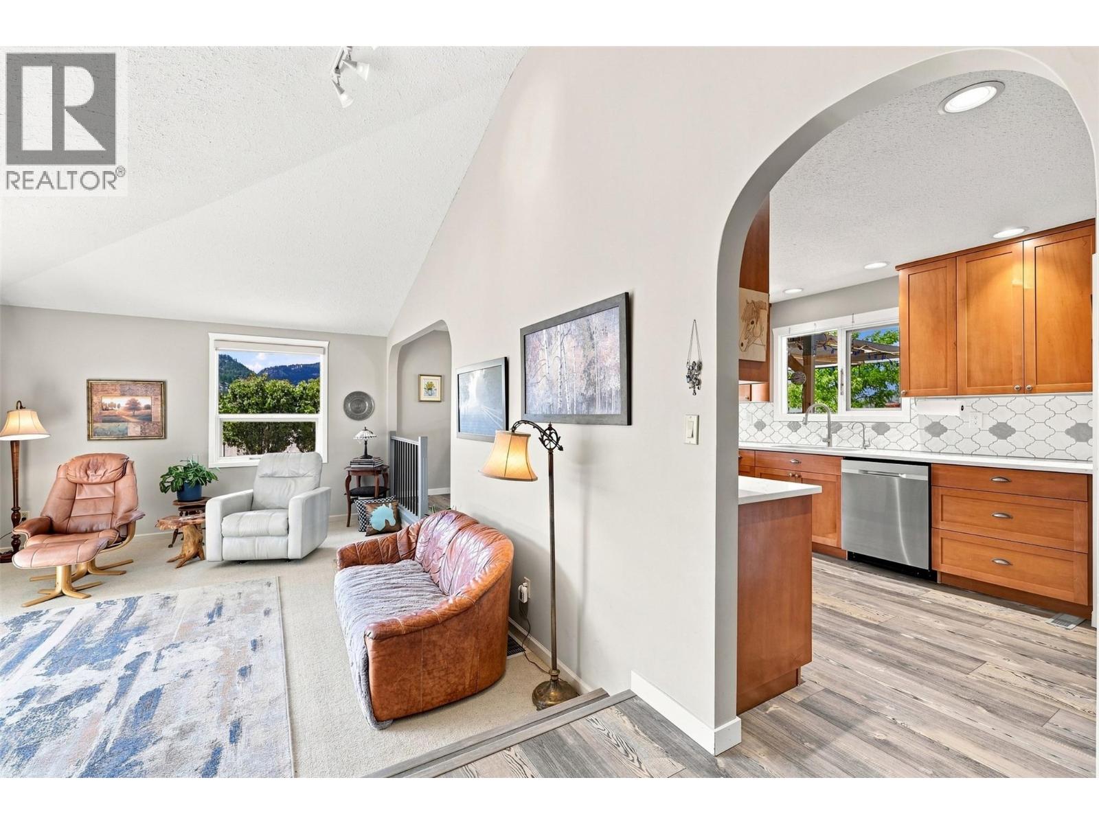 8060 Barnhartvale Road, Kamloops, British Columbia  V2C 6V9 - Photo 12 - 10396191