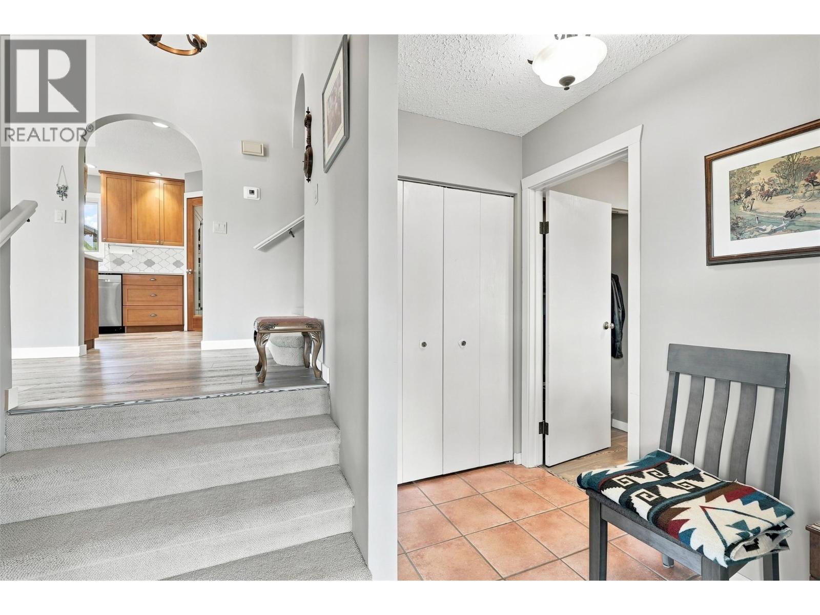 8060 Barnhartvale Road, Kamloops, British Columbia  V2C 6V9 - Photo 13 - 10396191