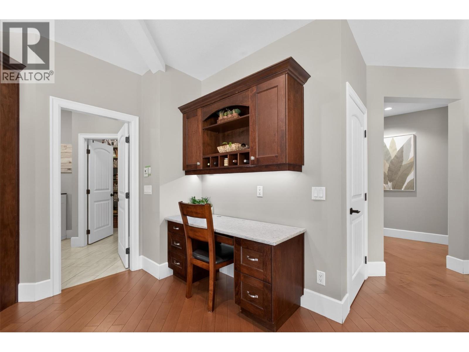 4588 Raymer Road, Kelowna, British Columbia  V1W 1H9 - Photo 10 - 10395957