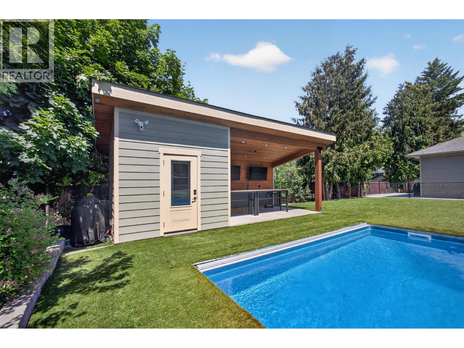 4588 Raymer Road, Kelowna, British Columbia  V1W 1H9 - Photo 39 - 10395957