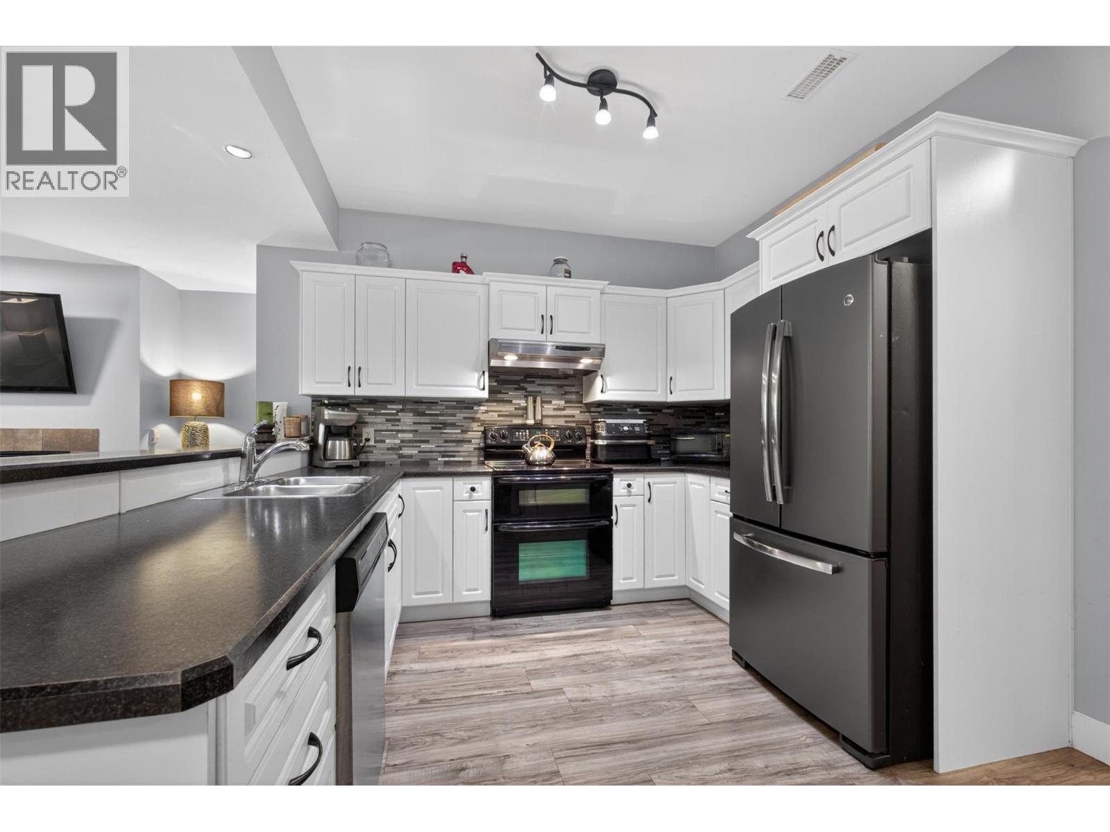 4588 Raymer Road, Kelowna, British Columbia  V1W 1H9 - Photo 61 - 10395957