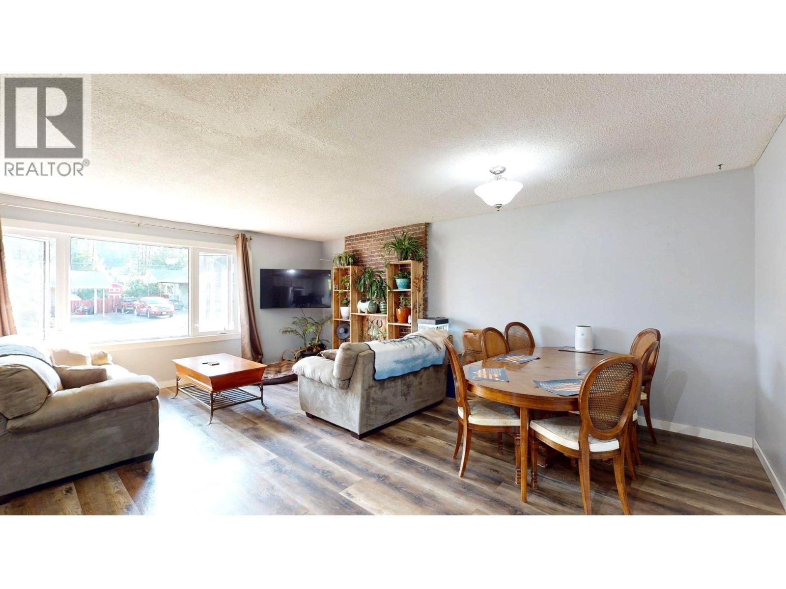 2405 Arbutus Street, Elkford, British Columbia  V0B 1H0 - Photo 10 - 10396382