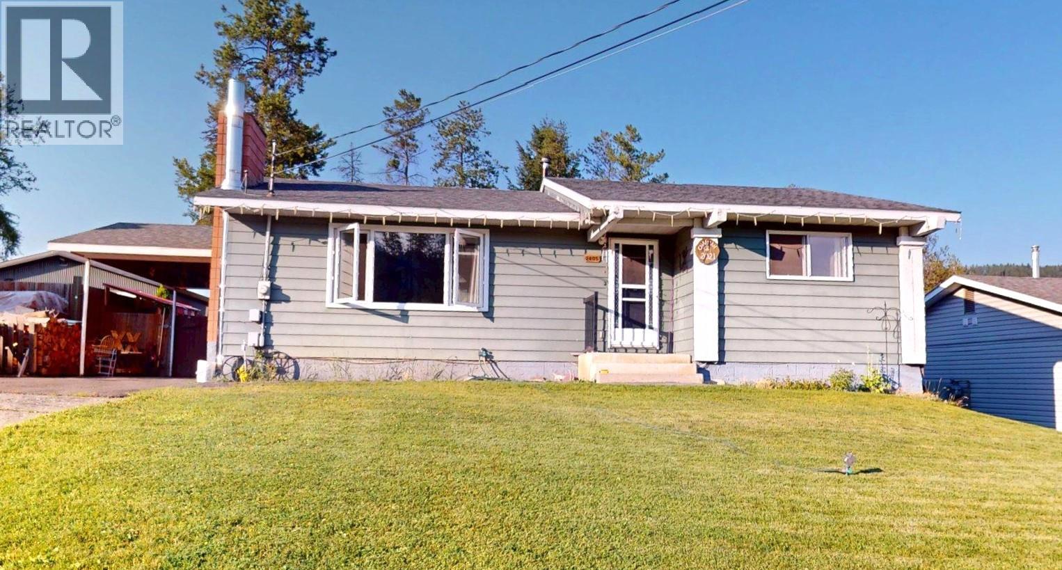 2405 Arbutus Street, Elkford, British Columbia  V0B 1H0 - Photo 2 - 10396382