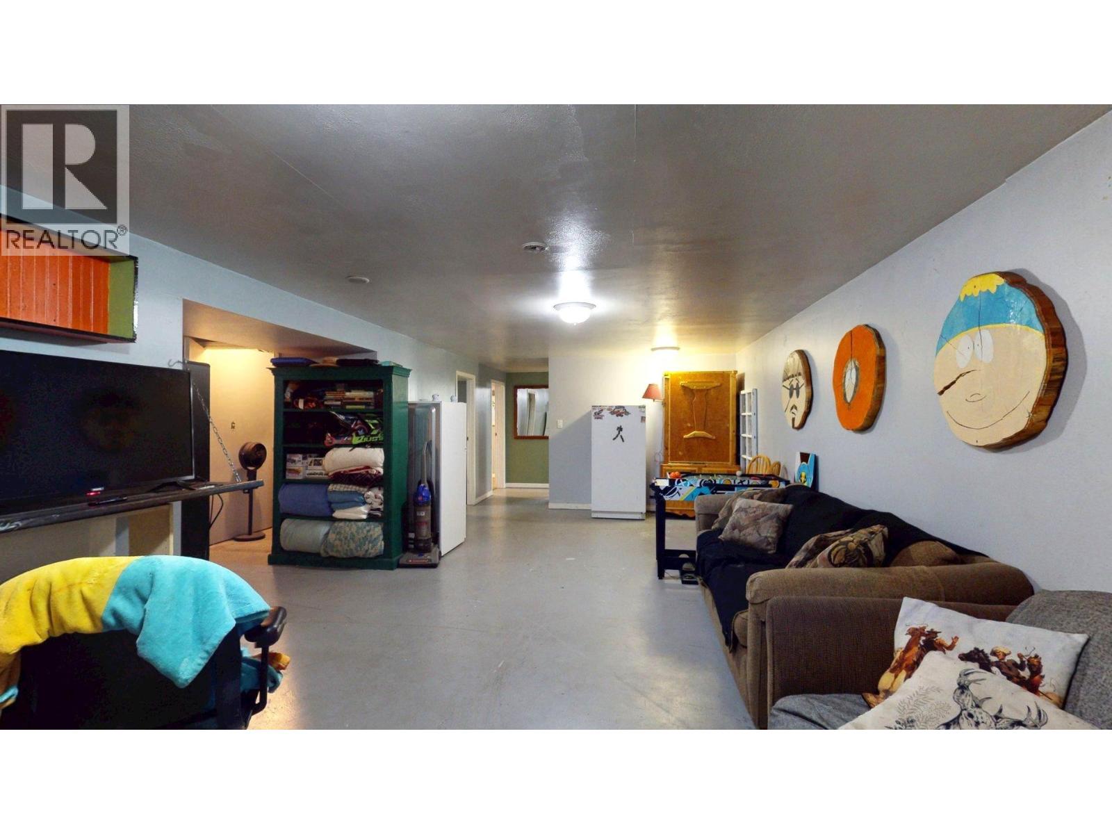 2405 Arbutus Street, Elkford, British Columbia  V0B 1H0 - Photo 29 - 10396382