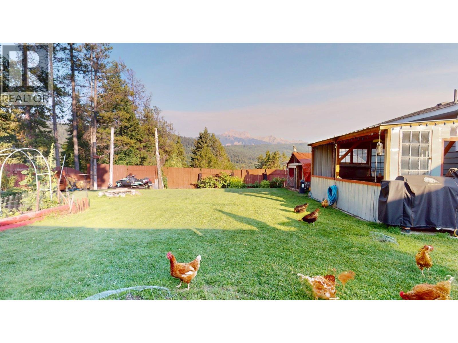 2405 Arbutus Street, Elkford, British Columbia  V0B 1H0 - Photo 43 - 10396382