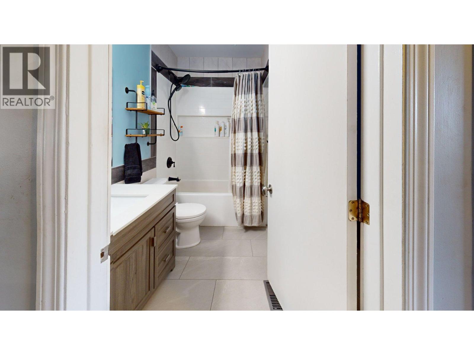 2405 Arbutus Street, Elkford, British Columbia  V0B 1H0 - Photo 48 - 10396382