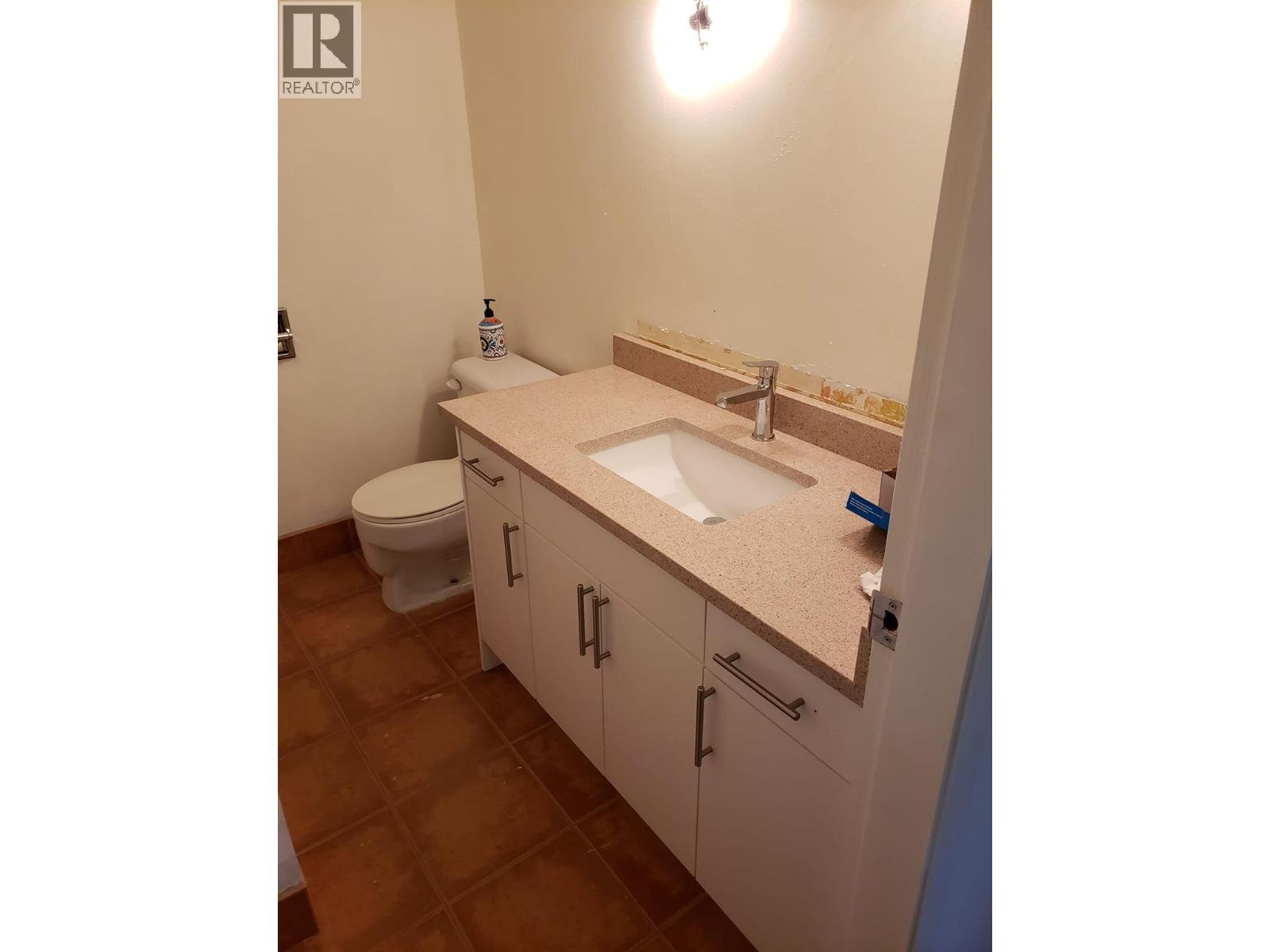 156-158 Adventure Road, Kelowna, British Columbia  V1X 1N4 - Photo 5 - 10396095