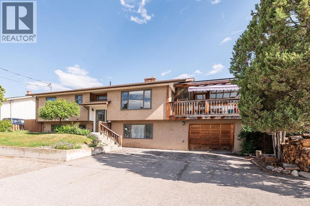 1110 6th Street S, Invermere, British Columbia  V0A 1K0 - Photo 1 - 10396223