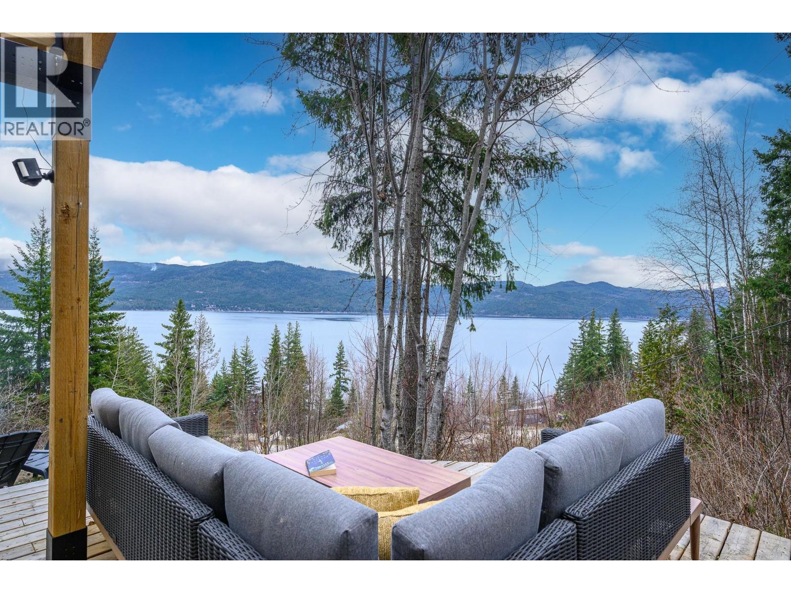 6474 Deer Run Road Lot# 11, Magna Bay, British Columbia  V0E 1M7 - Photo 1 - 10396117