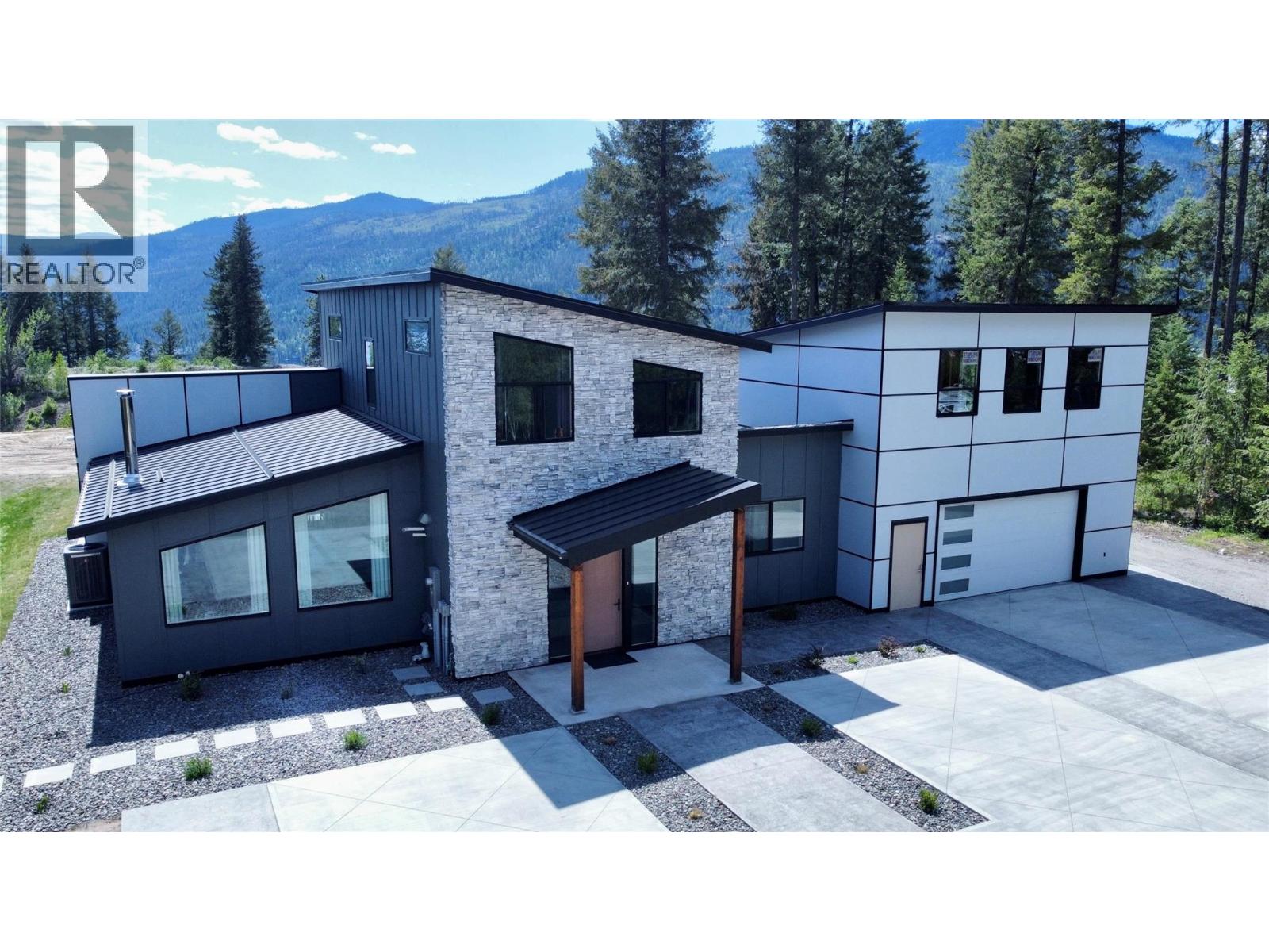 155 Caitlin Road, Christina Lake, British Columbia  V0H 1E3 - Photo 1 - 10386361