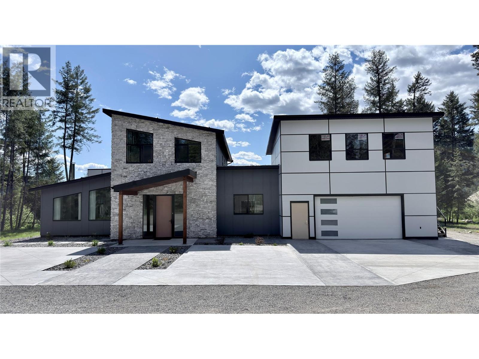 155 Caitlin Road, Christina Lake, British Columbia  V0H 1E3 - Photo 2 - 10386361