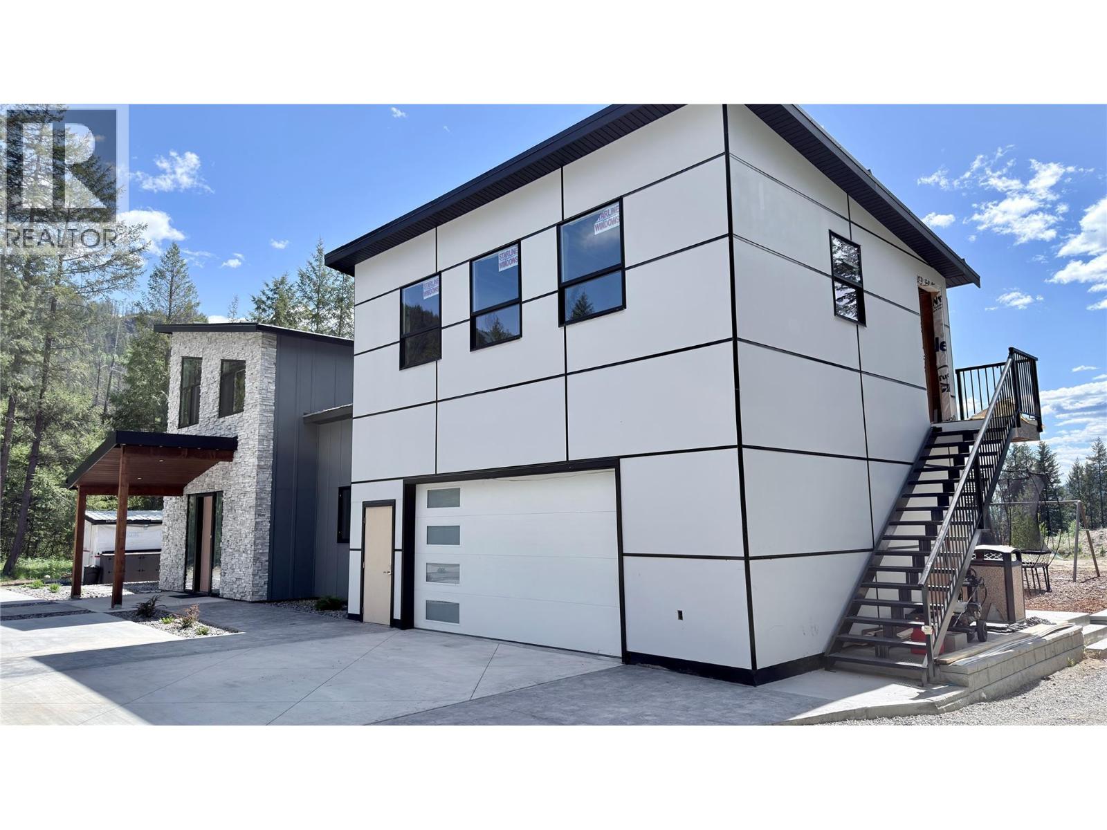 155 Caitlin Road, Christina Lake, British Columbia  V0H 1E3 - Photo 3 - 10386361