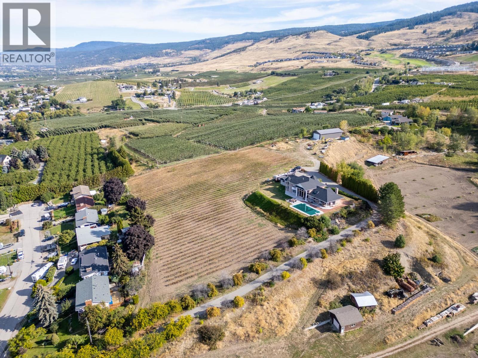 1135 Graf Road, Kelowna, British Columbia  V1P 1B8 - Photo 4 - 10396189