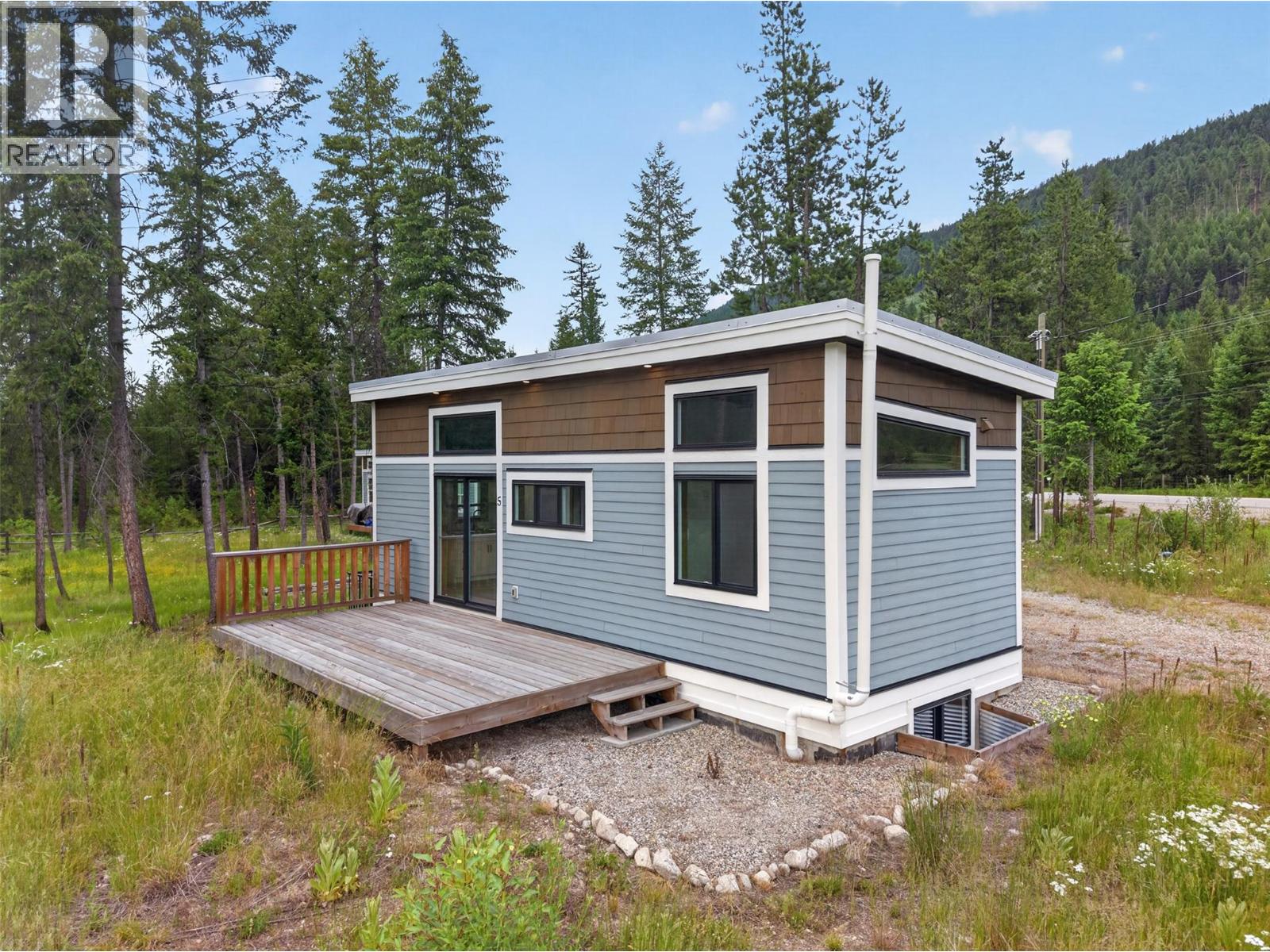 5533 33 Highway Unit# 1, Beaverdell, British Columbia  V0H 1A0 - Photo 1 - 10396121