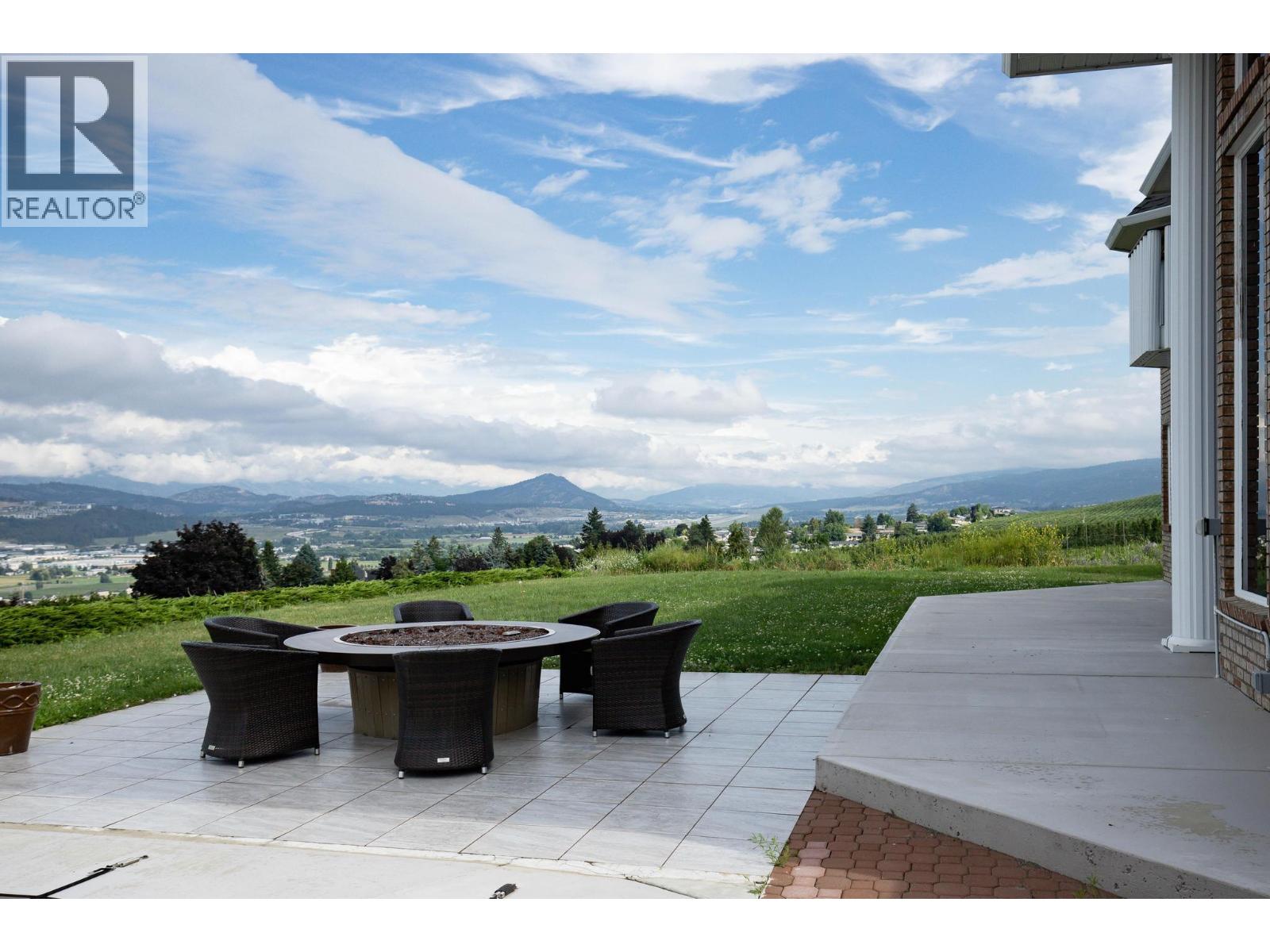 1135 Graf Road, Kelowna, British Columbia  V1P 1B8 - Photo 11 - 10396268