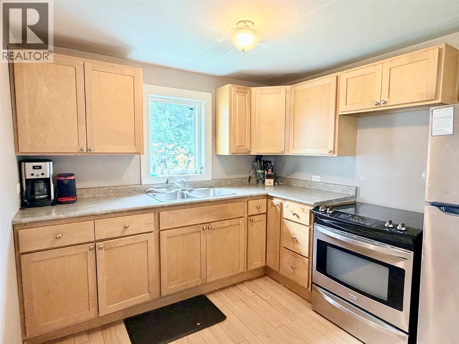 112 7th Avenue N, Creston, British Columbia  V0B 1G3 - Photo 19 - 10395078