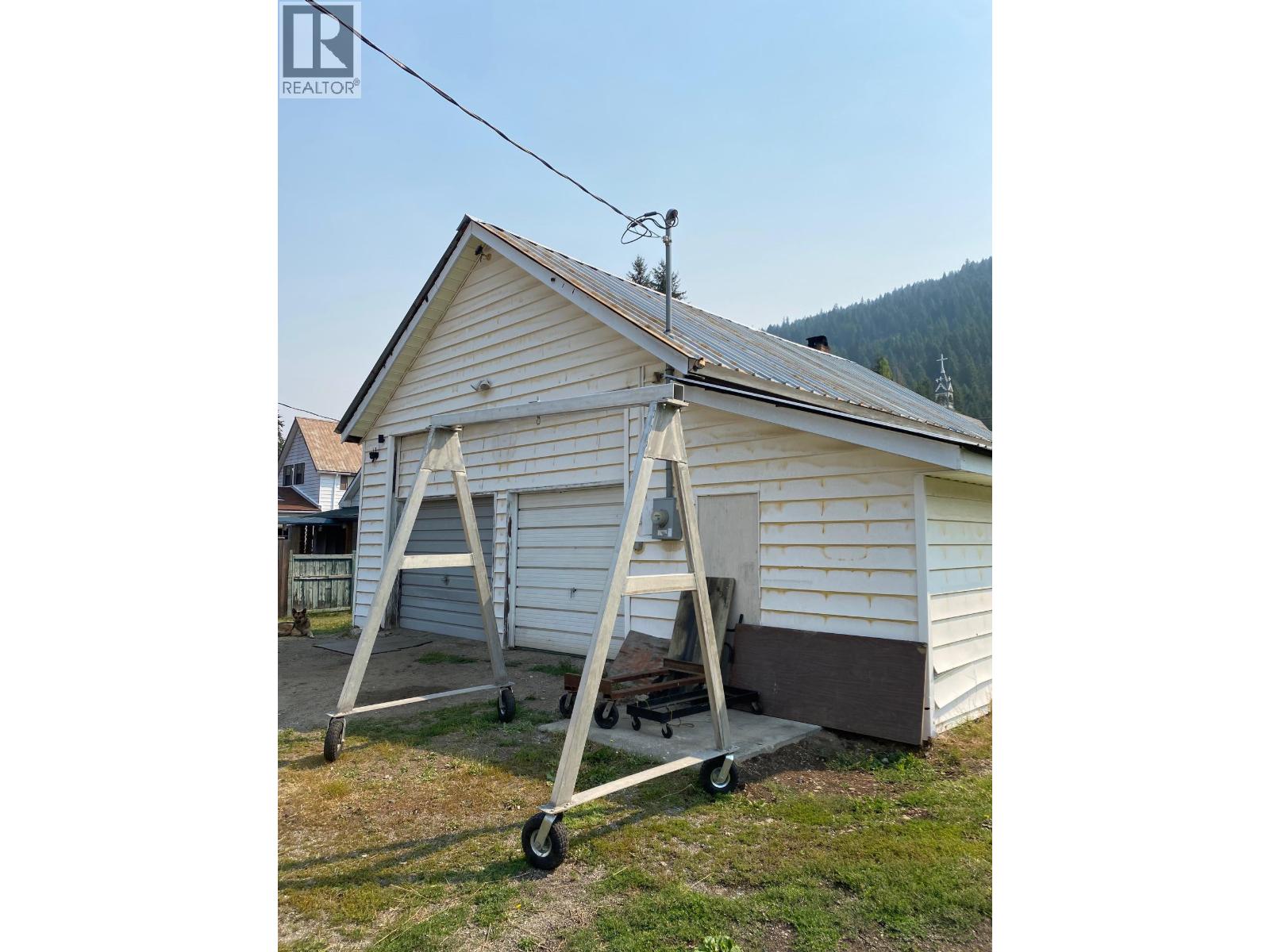 321 N Kimberley Avenue, Greenwood, British Columbia  V0H 1J0 - Photo 1 - 10396441
