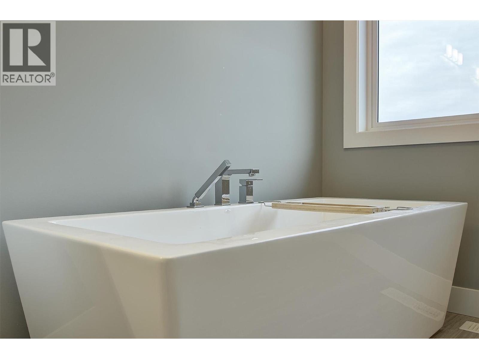 2383 Hawks Boulevard, West Kelowna, British Columbia  V4T 0A7 - Photo 38 - 10396307