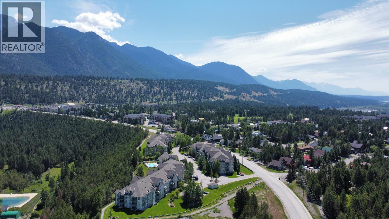4765 Forsters Landing Road Unit# 204, Radium Hot Springs, British Columbia  V0A 1M0 - Photo 1 - 10396376