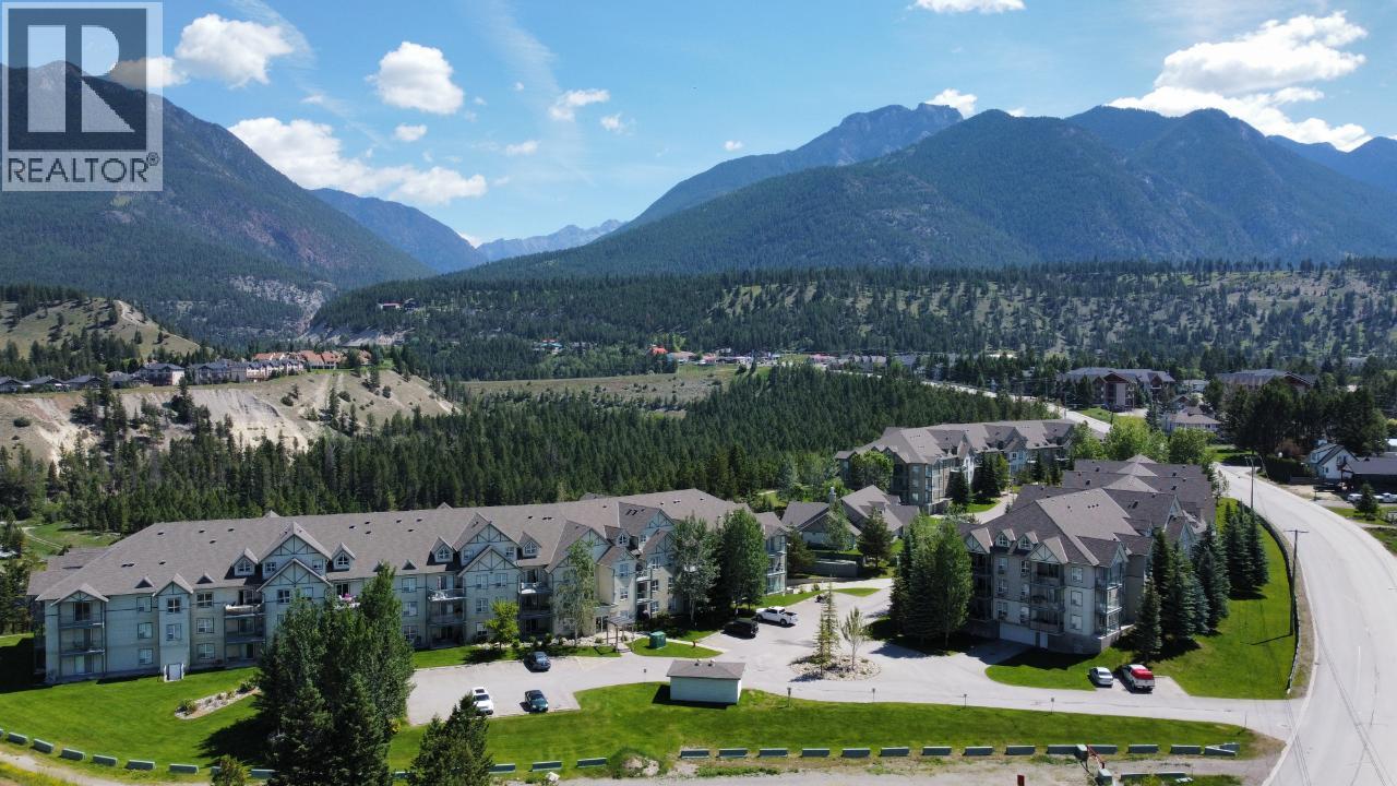 4765 Forsters Landing Road Unit# 204, Radium Hot Springs, British Columbia  V0A 1M0 - Photo 3 - 10396376
