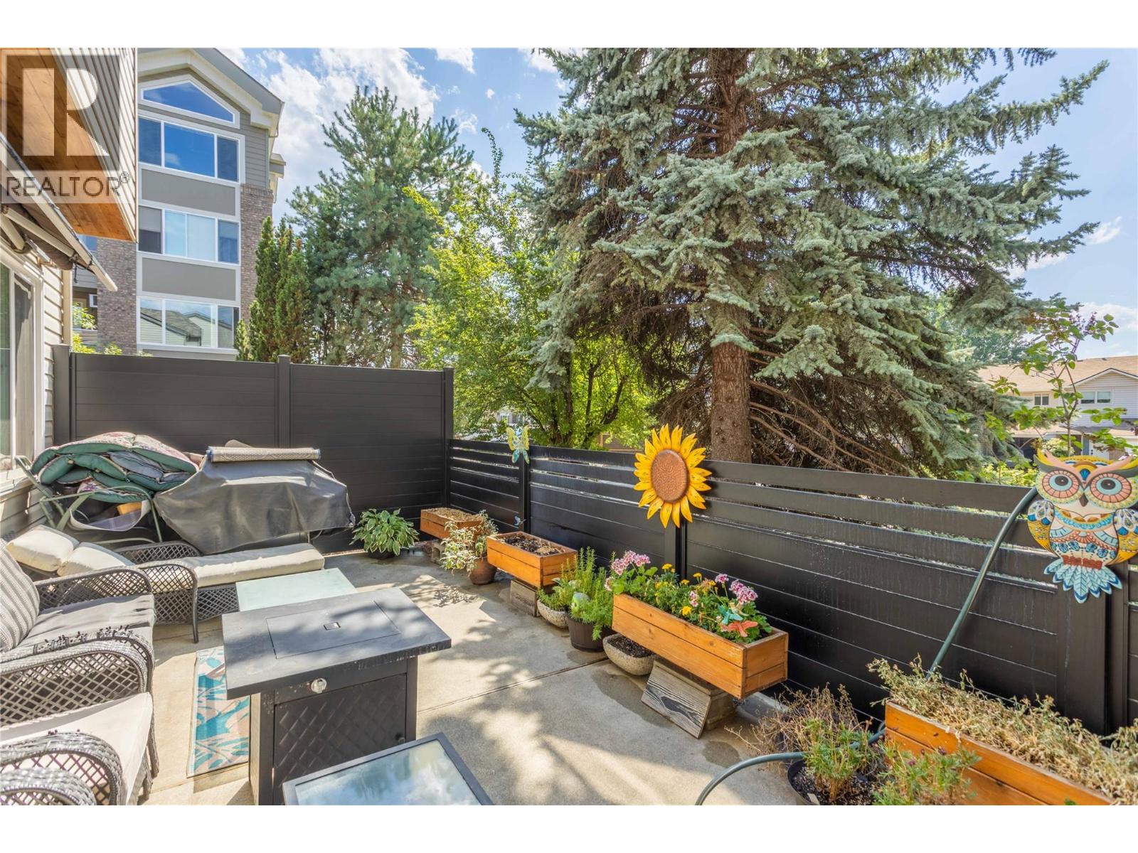1675 Thayer Court Unit# 1, Kelowna, British Columbia  V1Y 8M2 - Photo 1 - 10396337