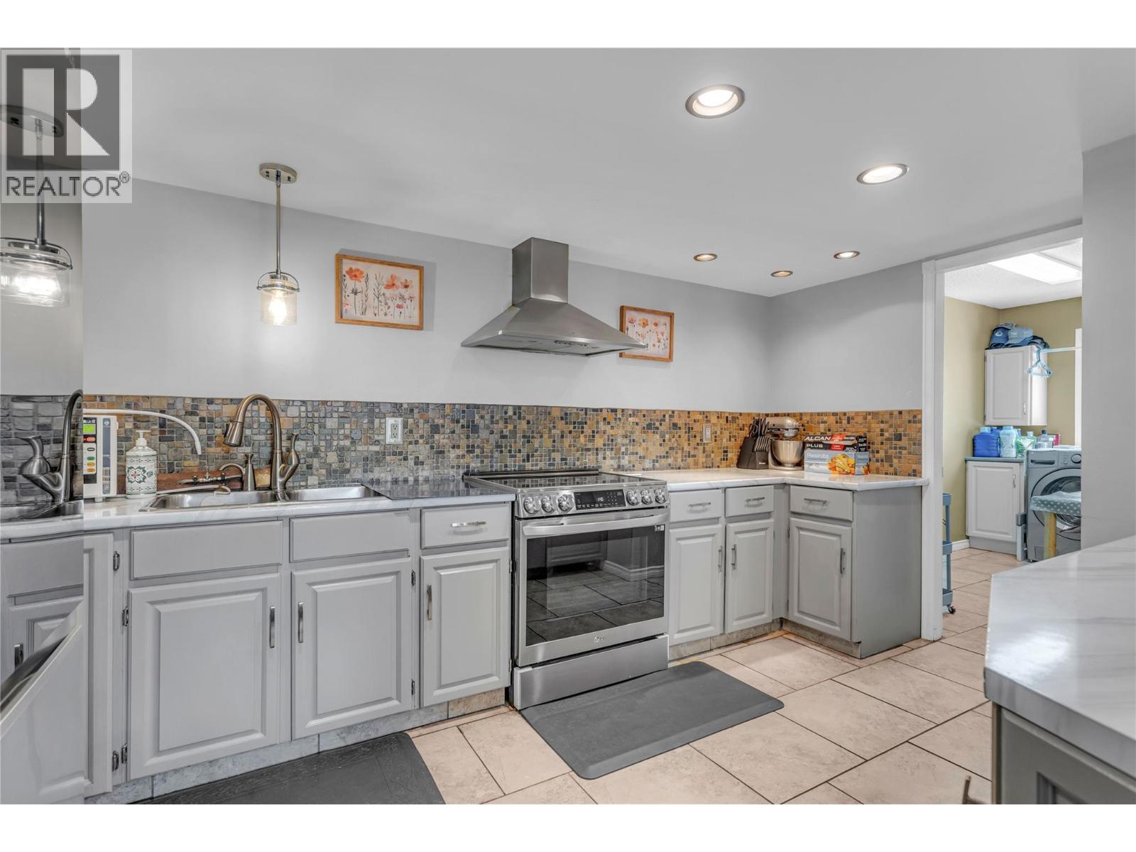 1675 Thayer Court Unit# 1, Kelowna, British Columbia  V1Y 8M2 - Photo 11 - 10396337