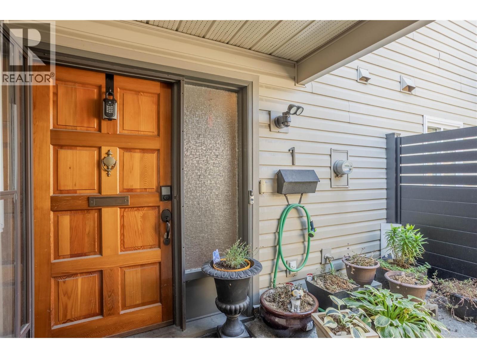 1675 Thayer Court Unit# 1, Kelowna, British Columbia  V1Y 8M2 - Photo 5 - 10396337