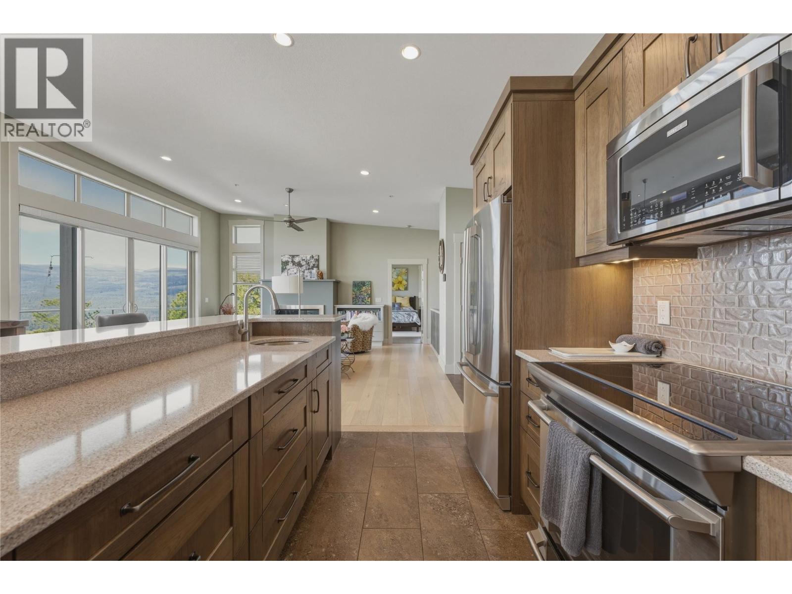 8964 Davidson Place, Vernon, British Columbia  V1H 2K9 - Photo 11 - 10396469
