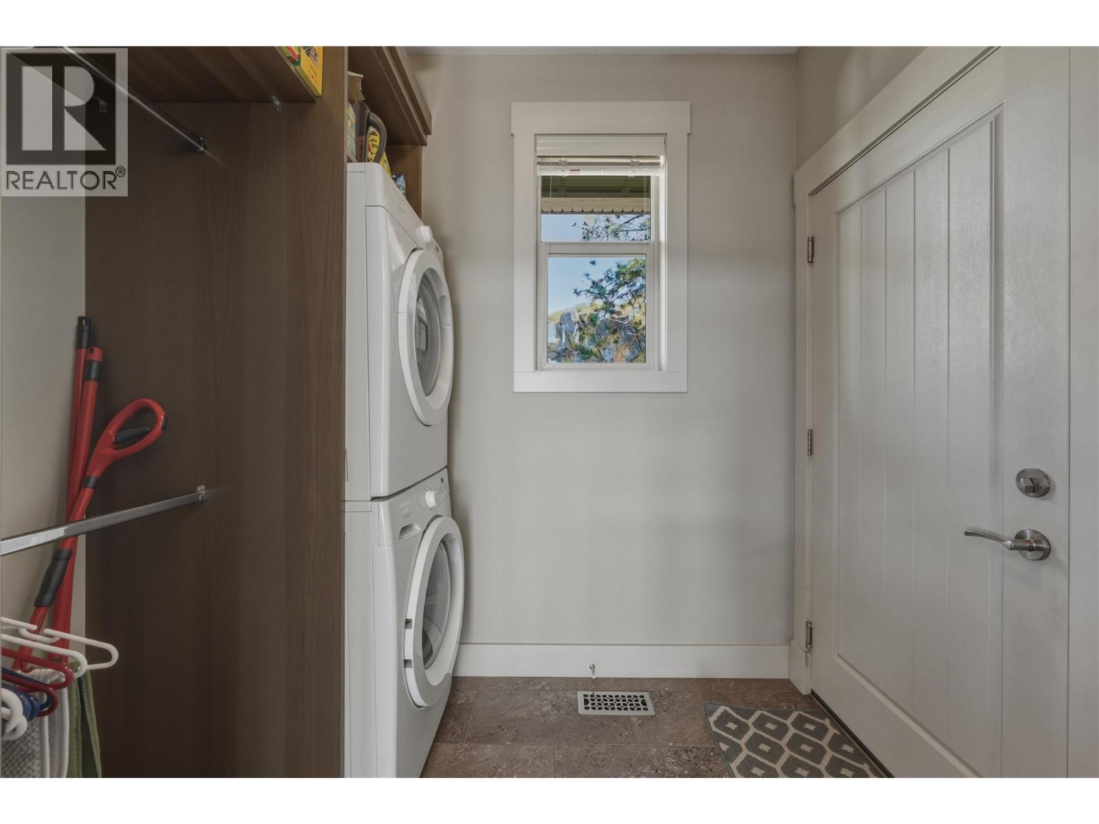8964 Davidson Place, Vernon, British Columbia  V1H 2K9 - Photo 15 - 10396469