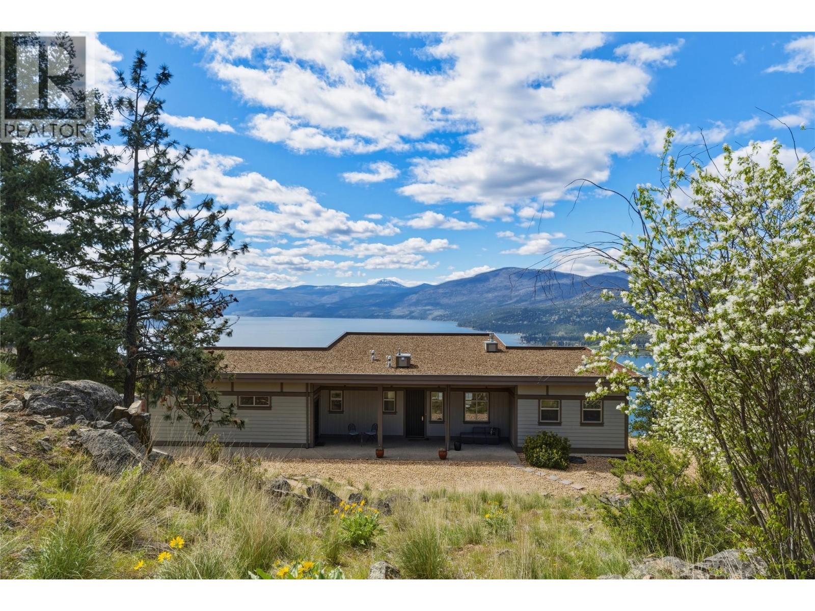 8964 Davidson Place, Vernon, British Columbia  V1H 2K9 - Photo 2 - 10396469