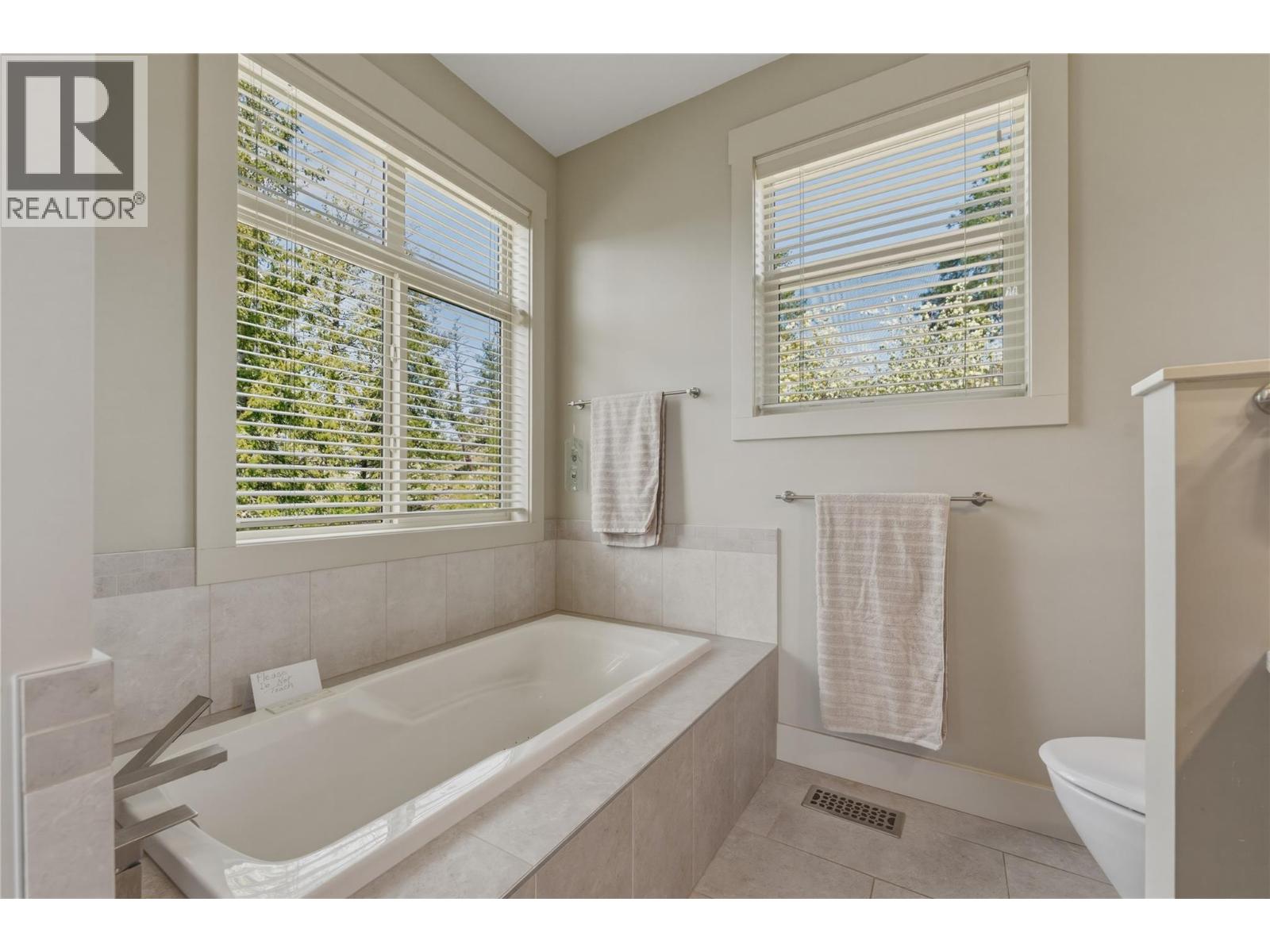 8964 Davidson Place, Vernon, British Columbia  V1H 2K9 - Photo 23 - 10396469