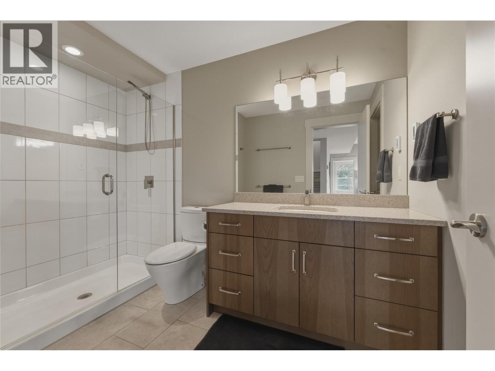 8964 Davidson Place, Vernon, British Columbia  V1H 2K9 - Photo 32 - 10396469