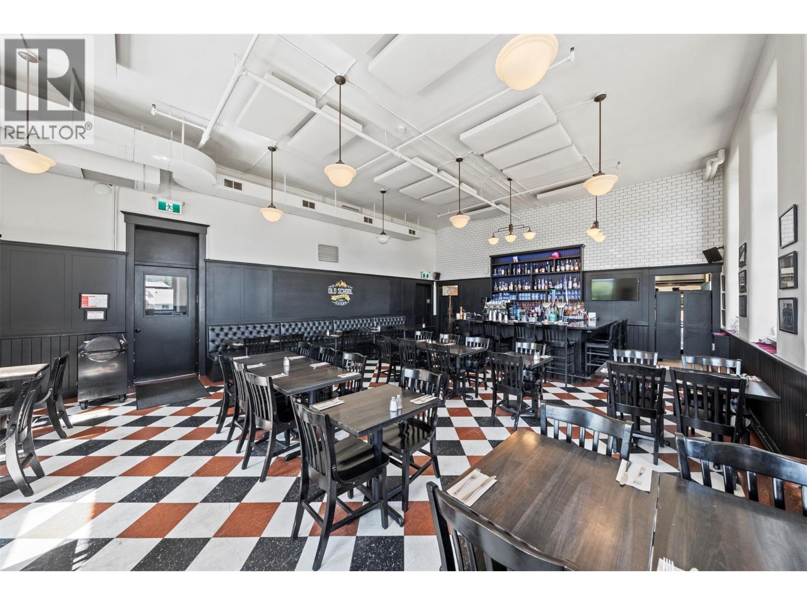 616 Third Street W, Revelstoke, British Columbia  V1E 0B4 - Photo 12 - 10352878