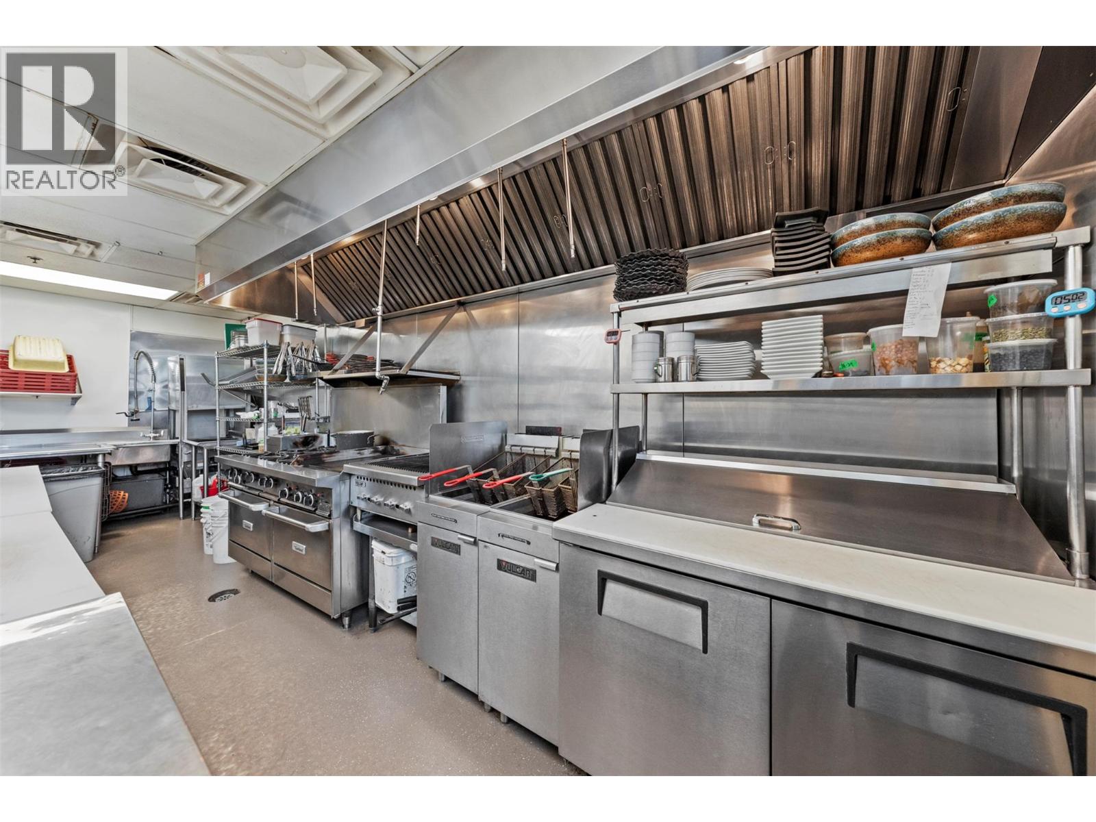 616 Third Street W, Revelstoke, British Columbia  V1E 0B4 - Photo 15 - 10352878