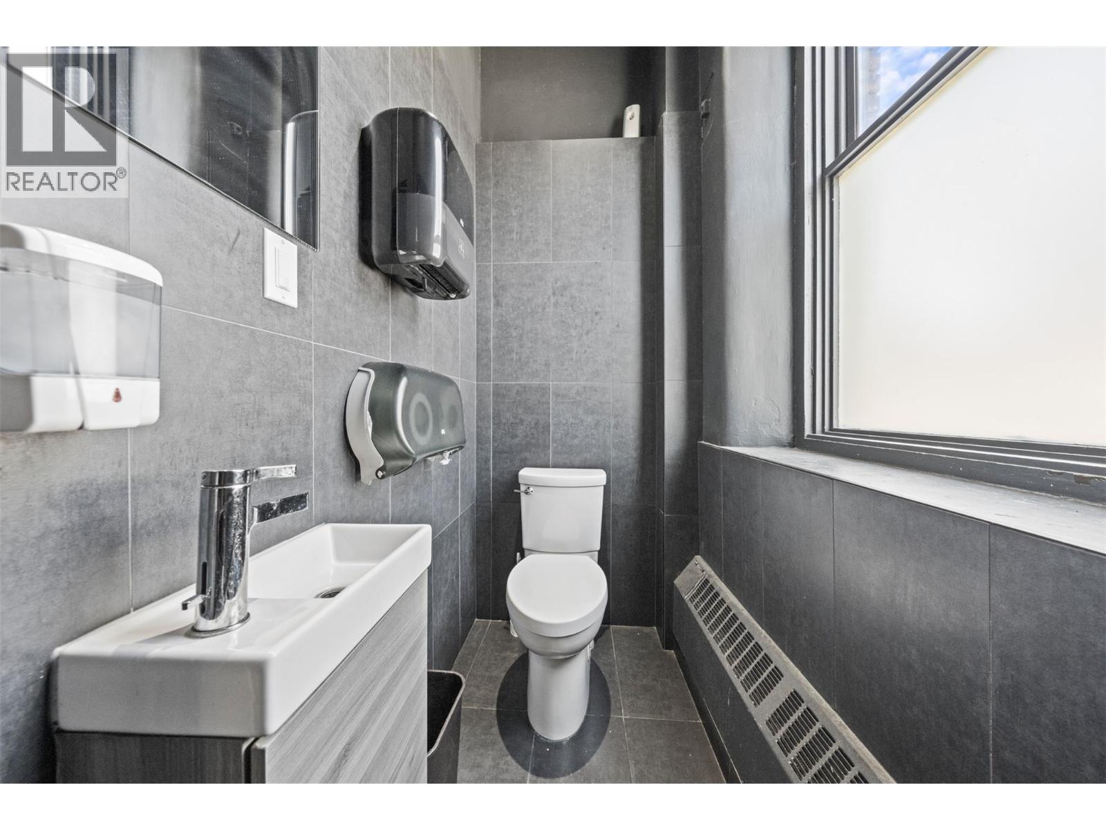 616 Third Street W, Revelstoke, British Columbia  V1E 0B4 - Photo 30 - 10352878