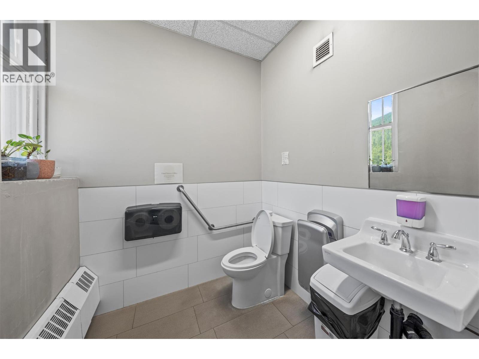 616 Third Street W, Revelstoke, British Columbia  V1E 0B4 - Photo 53 - 10352878