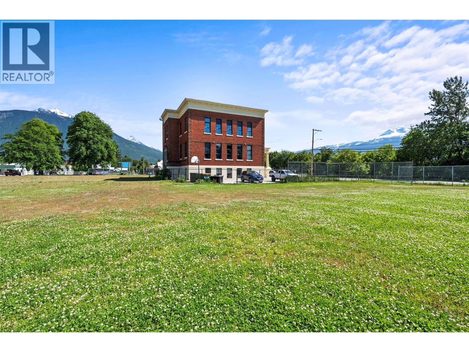 616 Third Street W, Revelstoke, British Columbia  V1E 0B4 - Photo 63 - 10352878